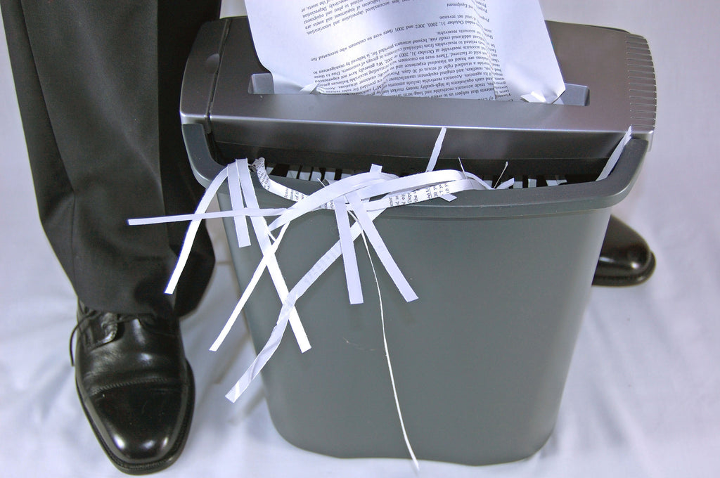 A Simple Guide to How Long to Keep Documents Before Shredding Them